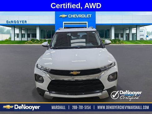 Used 2022 Chevrolet TrailBlazer LT w/ Convenience Package AWD/4WD image 2