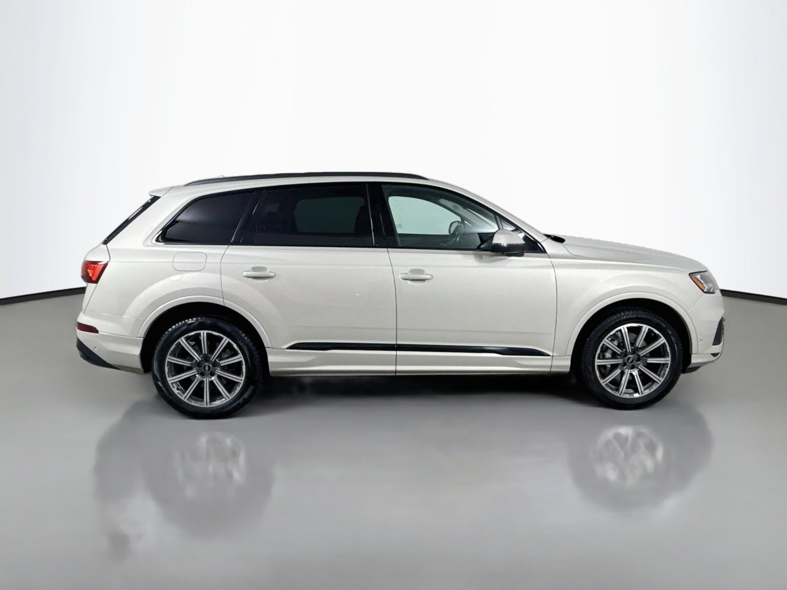 Used 2023 Audi Q7 2.0T Premium Plus AWD/4WD image 29