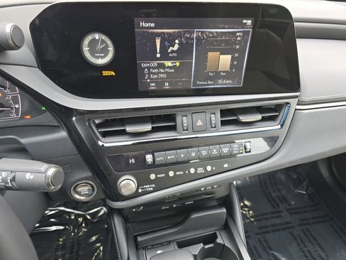 Used 2022 Lexus ES 350 w/ Premium Package image 39