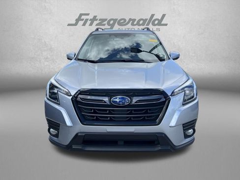 Used 2023 Subaru Forester Limited image 3