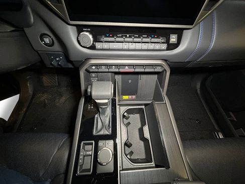 New 2026 Toyota Tundra Platinum AWD/4WD image 11