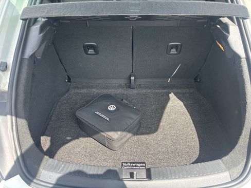 Used 2018 Volkswagen Beetle 2.0T S w/ Style & Comfort Package For S FWD image 9