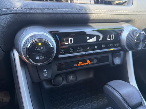 Certified 2024 Toyota RAV4 XLE w/ Convenience Package FWD image 8