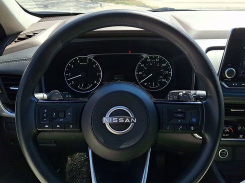 Used 2023 Nissan Rogue SV image 21