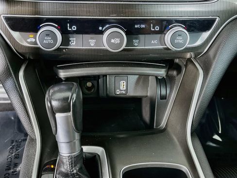 Used 2018 Honda Accord Sport image 21