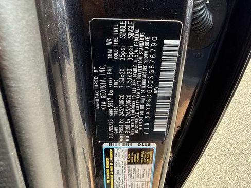 Used 2025 Kia Telluride S AWD/4WD image 30