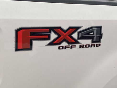 Used 2019 Ford F250 Lariat w/ Lariat Ultimate Package AWD/4WD image 12