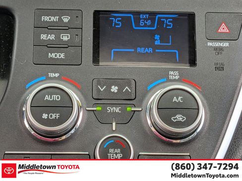 Certified 2019 Toyota Sienna SE w/ SE Preferred Package image 26