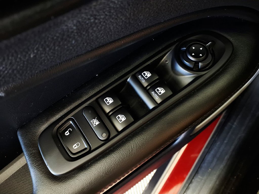 Used 2019 Jeep Compass Latitude FWD image 25