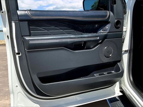 Used 2023 Ford Expedition Platinum image 22