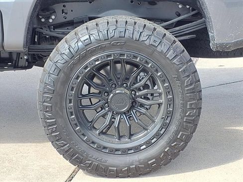 New 2026 Ford F250 Lariat w/ Black Appearance Package image 9