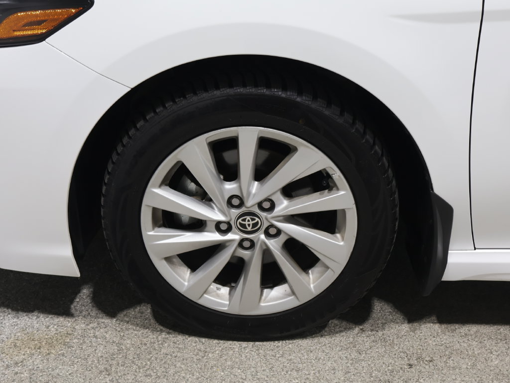 Used 2024 Toyota Camry SE FWD image 9