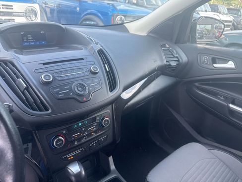 Used 2018 Ford Escape SE w/ SE Sport Appearance Package AWD/4WD image 17