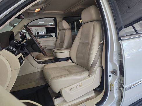 Used 2008 Cadillac Escalade ESV AWD image 10