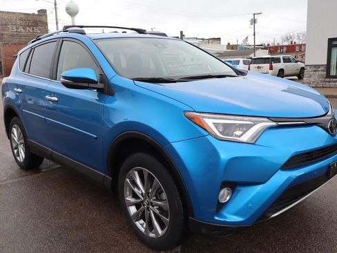 Used 2017 Toyota RAV4 Limited image 2