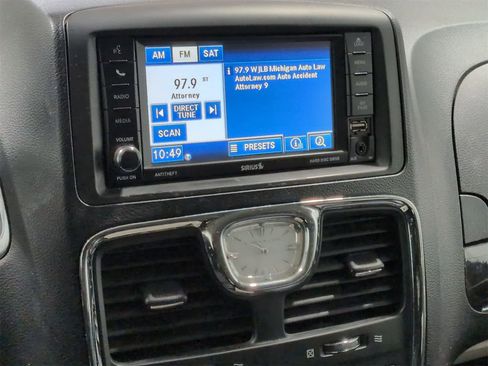 Used 2012 Chrysler Town & Country Touring w/ Entertainment Group #1 image 28