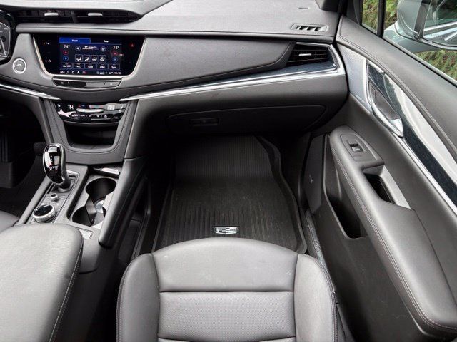 Certified 2024 Cadillac XT5 Premium Luxury w/ LPO, Floor Liner Package AWD/4WD image 21