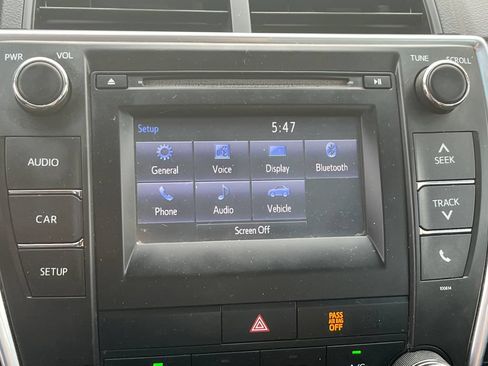 Used 2017 Toyota Camry SE FWD image 18
