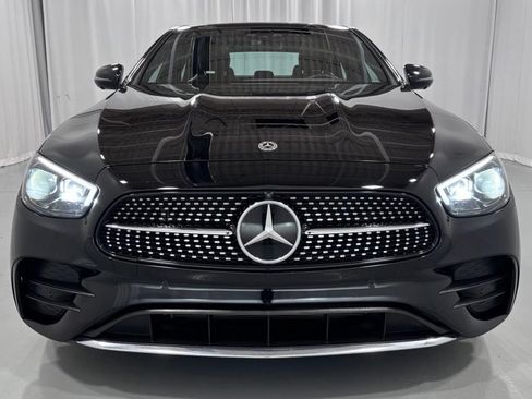 Used 2023 Mercedes-Benz E 350 4MATIC Sedan image 3