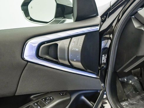 Used 2025 BMW X3 xDrive30i w/ Convenience Package image 20