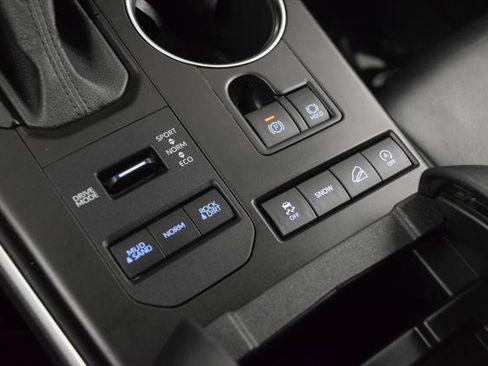 Certified 2022 Toyota Highlander XLE image 30