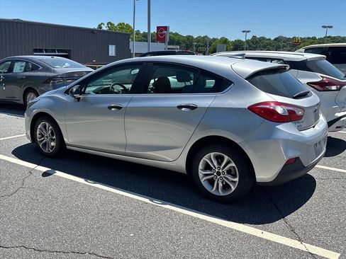 Used 2019 Chevrolet Cruze LT FWD image 14