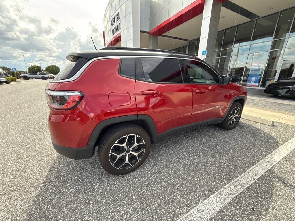 Used 2026 Jeep Compass Limited AWD/4WD image 10