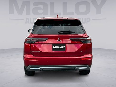Used 2025 Mitsubishi Outlander SE AWD/4WD image 4