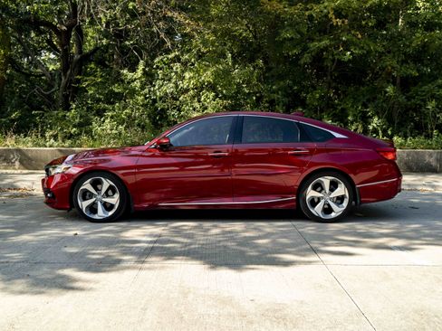 Certified 2018 Honda Accord Touring image 6