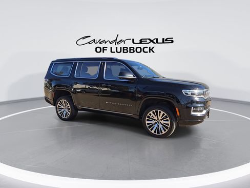 Used 2022 Jeep Grand Wagoneer Series III AWD/4WD image 2