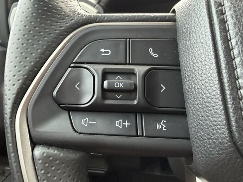 Used 2025 Toyota 4Runner Limited AWD/4WD image 27