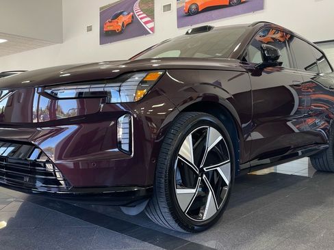 Used 2025 Volvo EX90 Ultra image 1