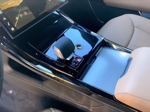 New 2025 Land Rover Range Rover Sport SE image 7