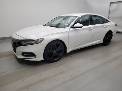 Used 2020 Honda Accord Sport image 2