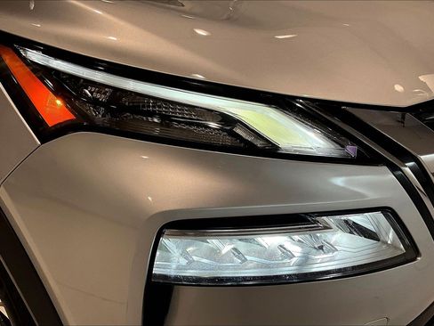 Used 2023 Nissan Rogue SV AWD/4WD image 31