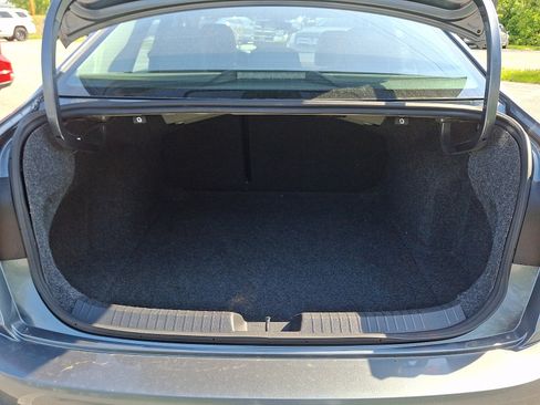 Used 2024 Volkswagen Jetta SE FWD image 30
