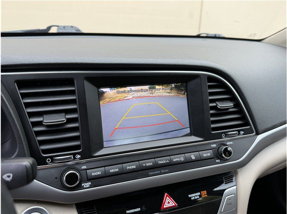 Used 2017 Hyundai Elantra Limited FWD image 20