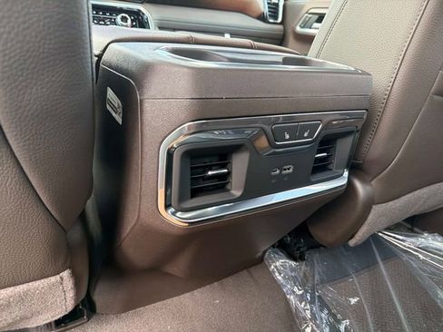New 2026 GMC Sierra 2500 Denali w/ Denali Reserve Package image 16