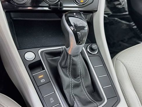 Certified 2023 Volkswagen Jetta SE FWD image 20