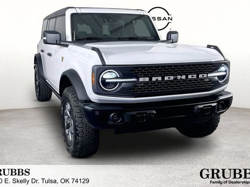 Used 2025 Ford Bronco Badlands AWD/4WD image 1