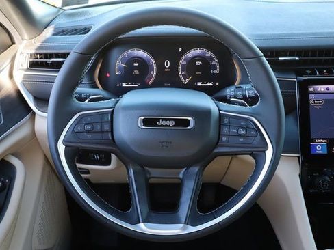 New 2025 Jeep Grand Cherokee Limited w/ Luxury Tech Group II image 22