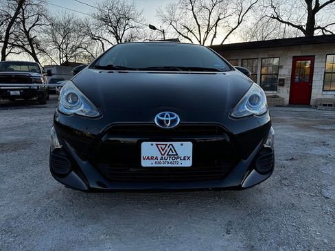 Used 2016 Toyota Prius C Two image 17