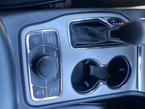 Used 2019 Jeep Grand Cherokee High Altitude AWD/4WD image 18