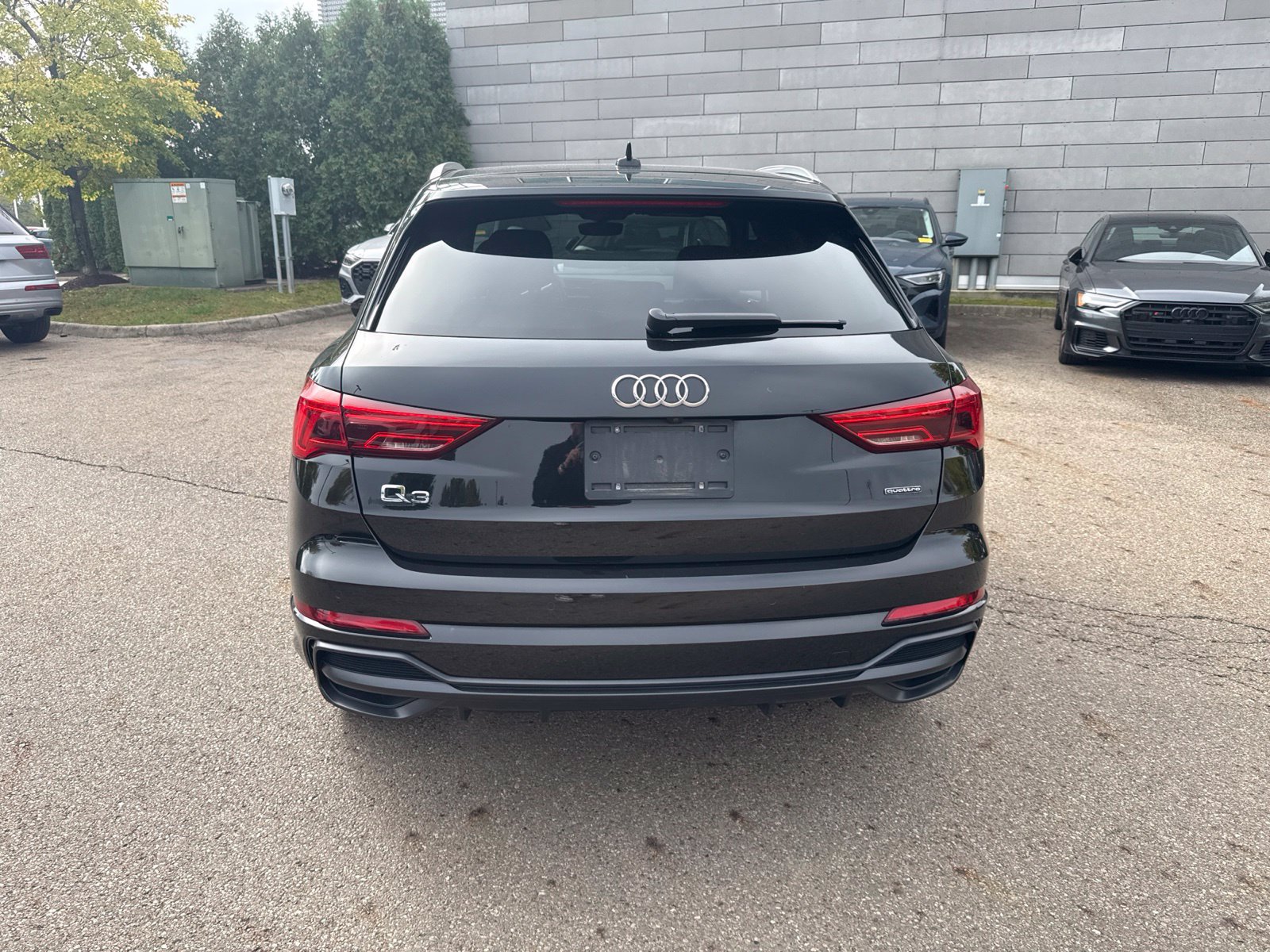 Used 2022 Audi Q3 2.0T Premium w/ Convenience Package AWD/4WD image 4