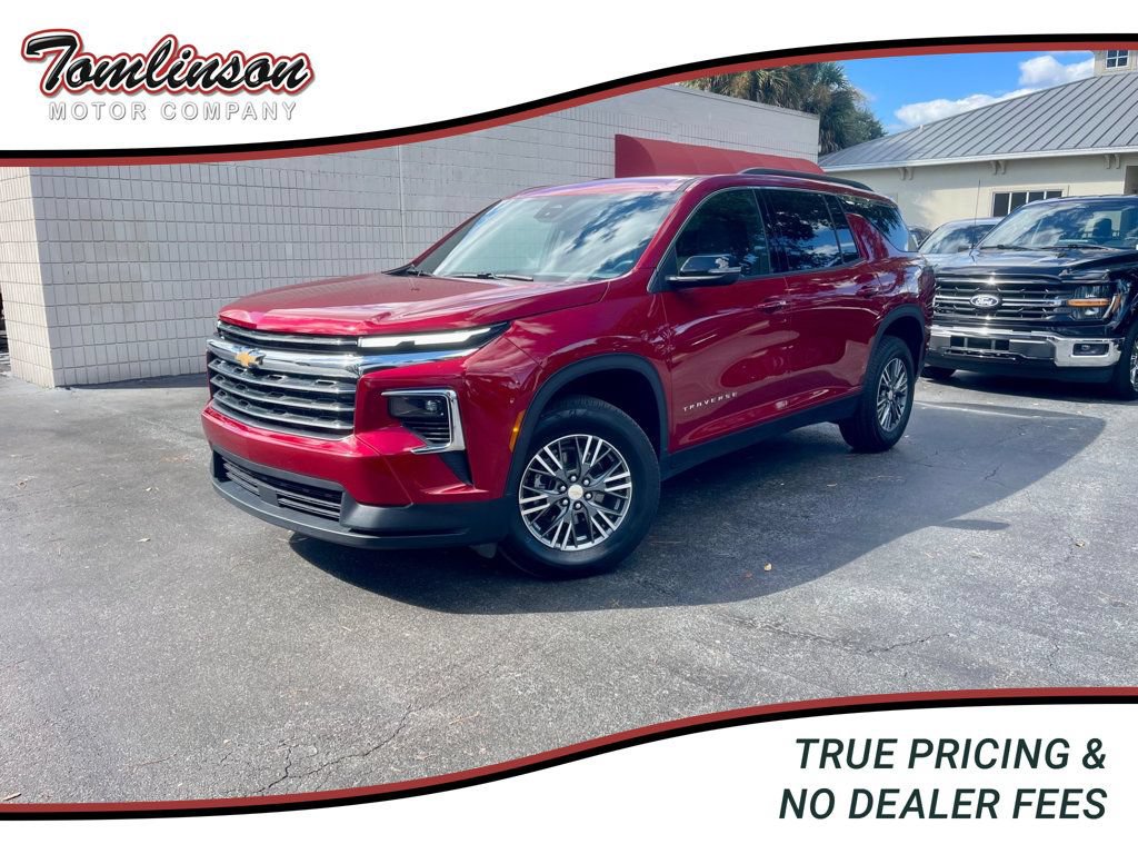 Used 2026 Chevrolet Traverse LT FWD image 1