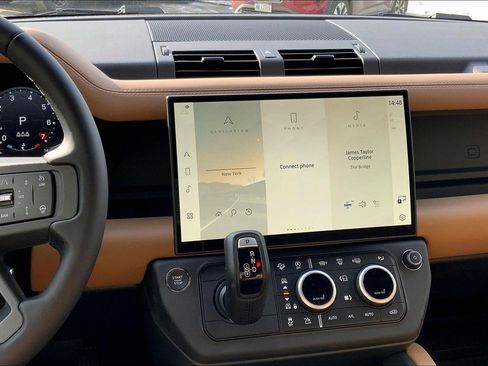 New 2026 Land Rover Defender 110 X-Dynamic SE image 6