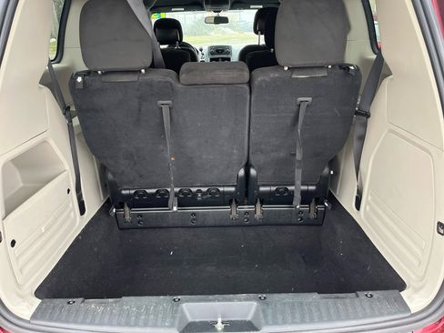 Used 2015 Dodge Grand Caravan SE image 16