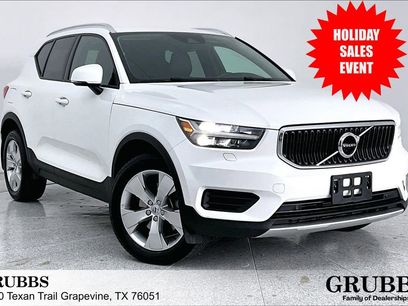 Used 2022 Volvo XC40 T4 Momentum