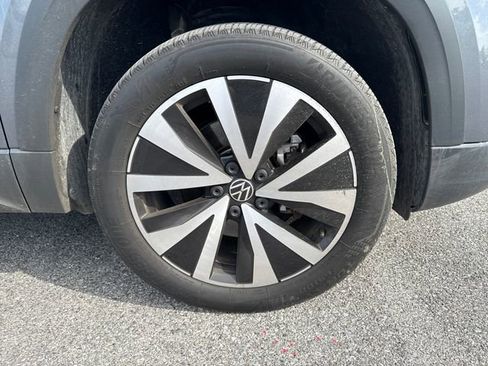 Used 2022 Volkswagen Taos SE image 11