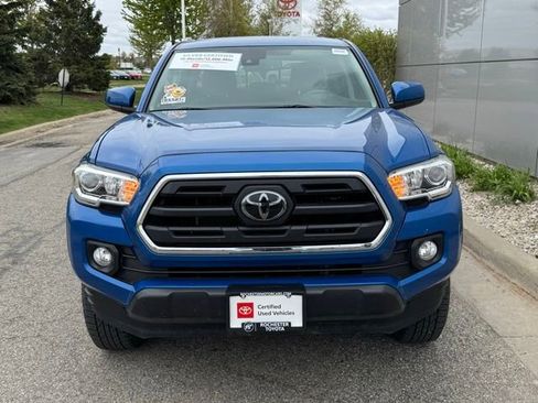 Certified 2018 Toyota Tacoma SR5 AWD/4WD image 33